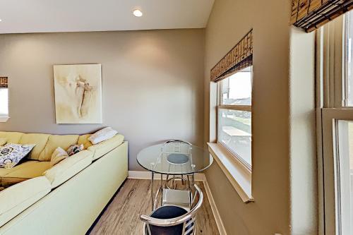 New Listing! Charming & Cozy Gulf Getaway With Pool Home