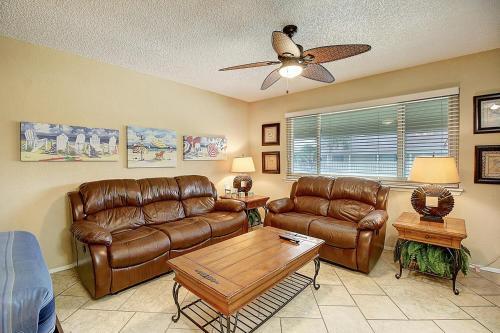 Apartamento Courtyard #214 Condo