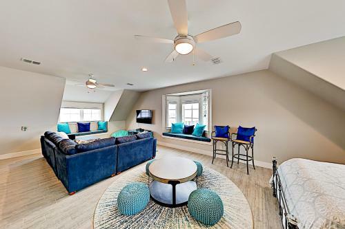 All-suite End Unit - Steps To Palmilla Beach Pool Townhouse