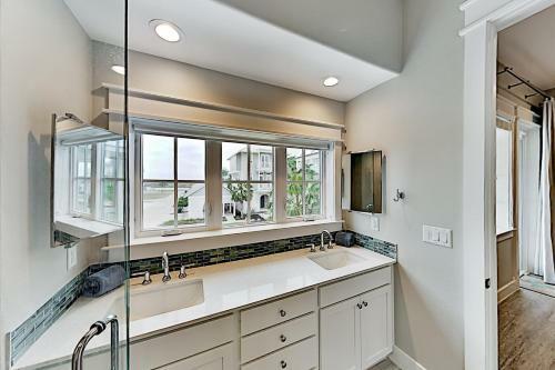 All-suite End Unit - Steps To Palmilla Beach Pool Townhouse