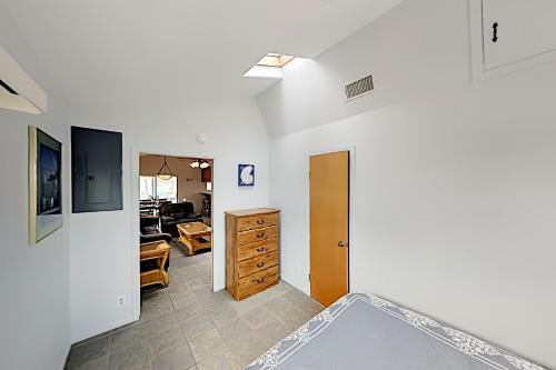 Canal-front Retreat With Dock - Pool, Tennis, Golf Home