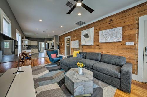 San Antonio Home With Yard - 2 Mi To Downtown!