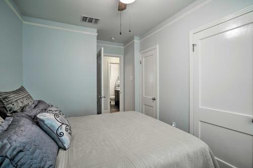 San Antonio Home With Pvt Yard, 5 Mi To Downtown!