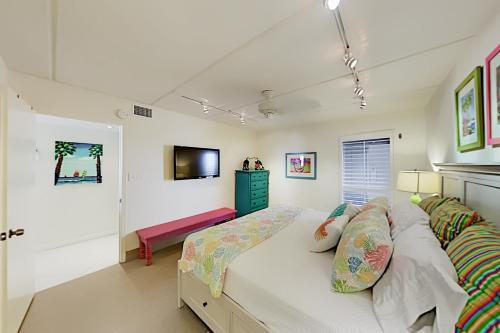 Apartamento New Listing! Beachfront Corner Unit With Gym & Pools Condo