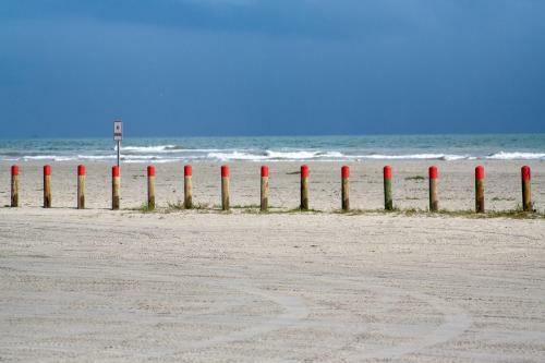 Apartamento Bright Beach Condo With Pool - Steps To The Sand! Condo