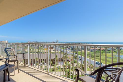 Panoramic Bayview! Spacious 10th Floor Condo Beachfront Resort, Shared Pools & Jacuzzi Pet Friendly