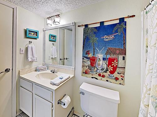 Apartamento New Listing! Stately Beachfront Condo With Gulf View Condo