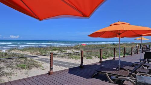 Super Pool View! Beachfront Property Cant Miss The Fun! Pet Friendly