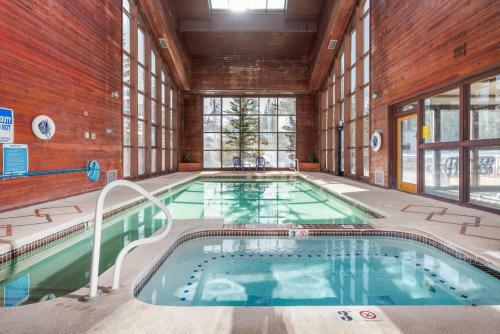 Apartamento Condo 104 Wifi Community Pool Jacuzzi Lounge Fireplace Laundry