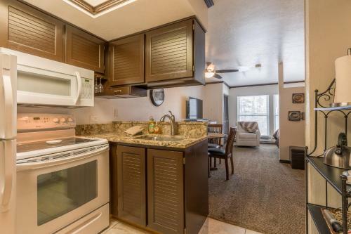 Apartamento Condo 104 Wifi Community Pool Jacuzzi Lounge Fireplace Laundry