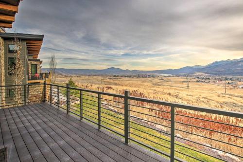 Modern Mountain-view Townhome Less Than 7 Mi To Ski Resorts