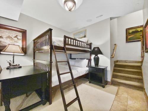 9922 Vista Home