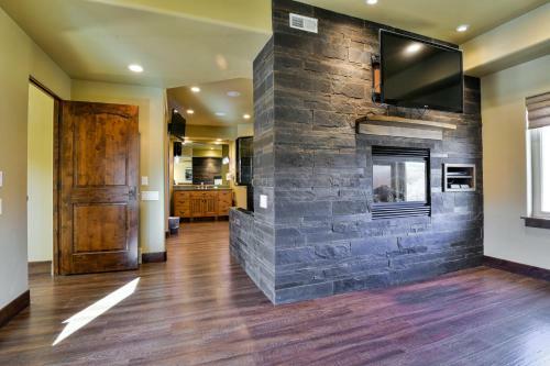 Pr 21 - Luxury Home With Shared Pool And Hot Tub 3 Bedroom