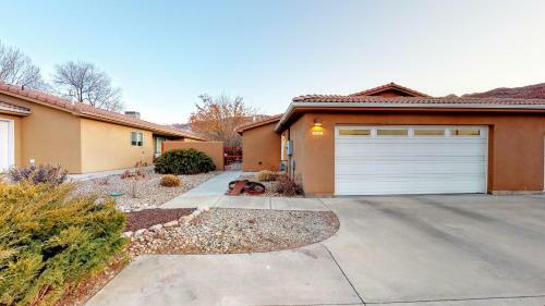 Portal View ~ Cottonwoods 401