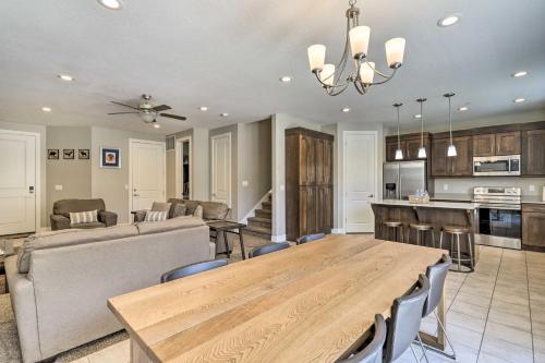 Luxury Downtown Moab Townhome With Pool Access!