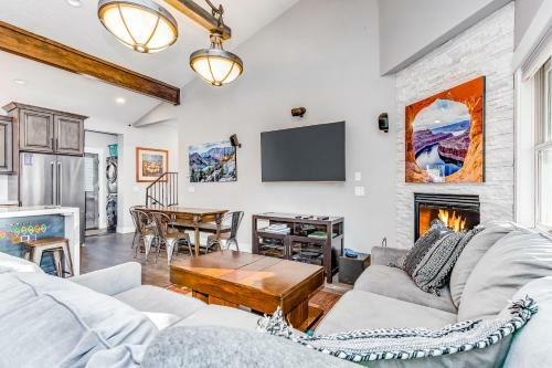 Alpine Retreat - 1266 Park Ave