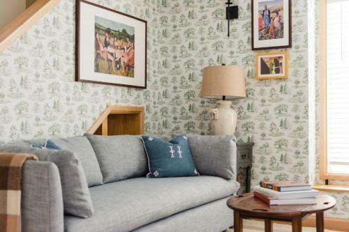 Corduroy - Cute Mountainside Cottage W Rooftop Deck & Views