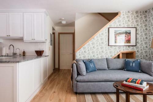 Corduroy - Cute Mountainside Cottage W Rooftop Deck & Views