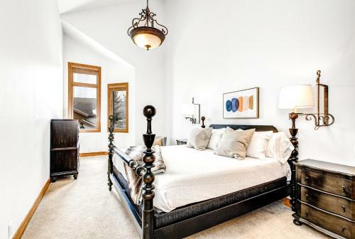 The Cove 2719