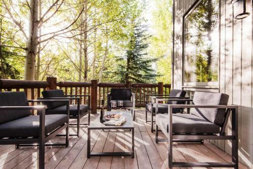 Nightstar - Charming Rustic Cabin W Large Balcony & Sauna