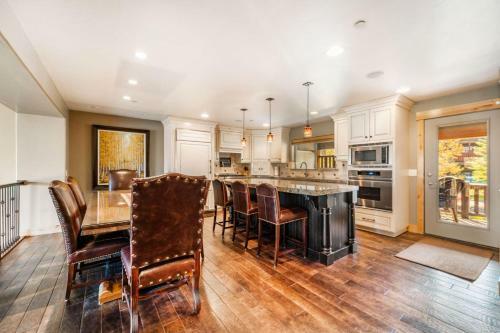 Ski Haven Elegant Spacious Townhome W Private Hot Tub
