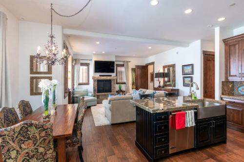 Juniper Landing #108 @ Canyons Village (Townhome)