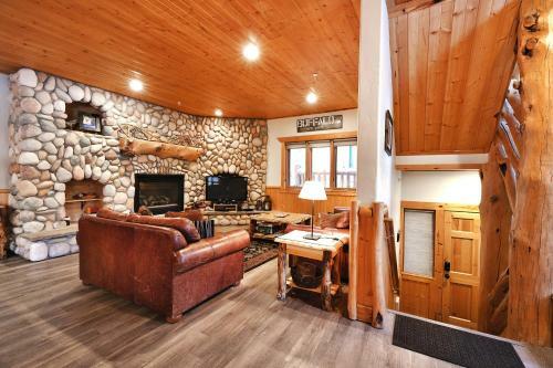 Timberwolf Lodge #3d By Blueswell