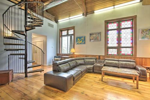 Historic Church Home - Walk To Durand Shops!