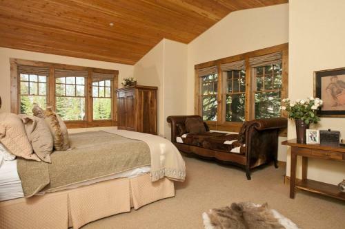 Abode At Arrowhead