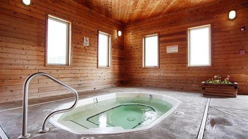 Hotel Serena Inn & Suites- Sundance