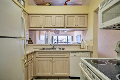 Apartamento Marco Island Condo With Pool, 1 Block To Beach!