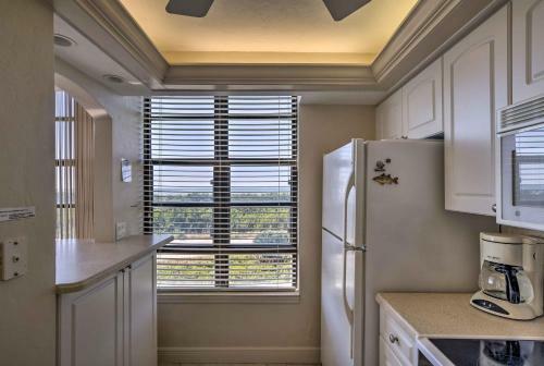 Apartamento Luxe Getaway With Community Amenities, Walk To Beach!