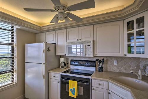 Apartamento Luxe Getaway With Community Amenities, Walk To Beach!