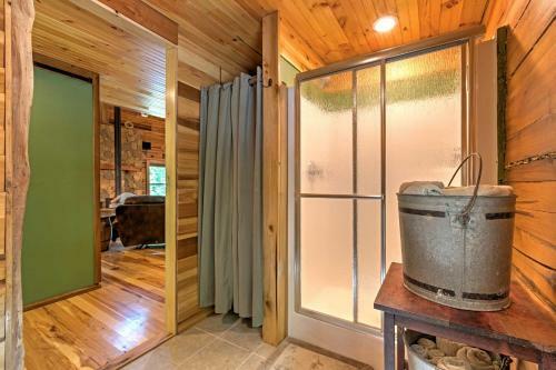Lyndhurst Cabin On Farm With Pond And Stocked Stream!