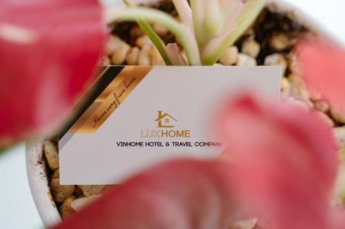 Hotel Luxhome - Vinhome Apartments