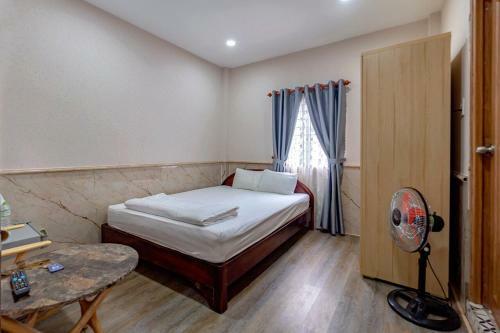 Kh�ch S?n Golf Star Hotel