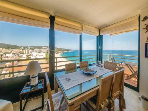 Apartment C/cel I Mar 8, �tico