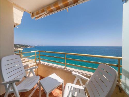 Apartment C/cel I Mar 8, �tico