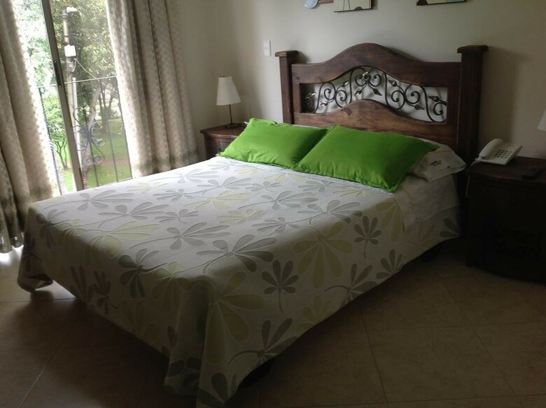Hotel Castellana Inn