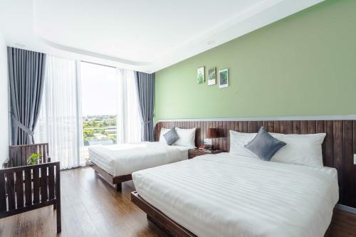 ?� L?t Mega Sky Hotel