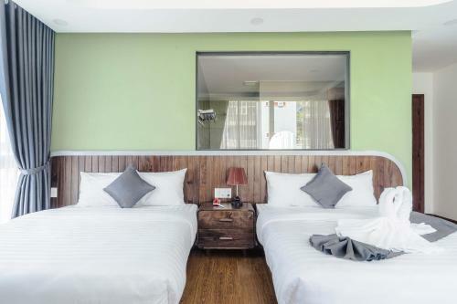?� L?t Mega Sky Hotel