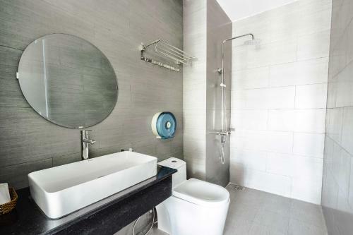?� L?t Mega Sky Hotel