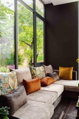 ?� L?t Mega Sky Hotel