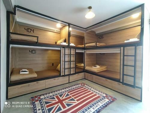 Albergue Ben's House Capsule Homestay