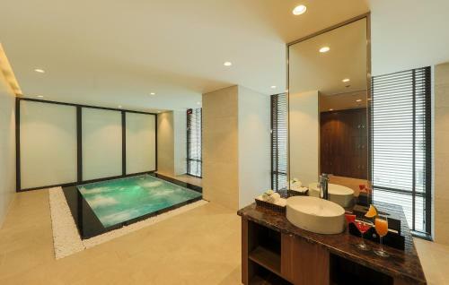 Hotel Grand Vista Hanoi