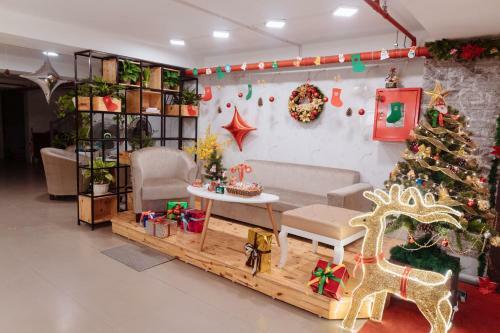 Honeymoon Hotel And Apartment