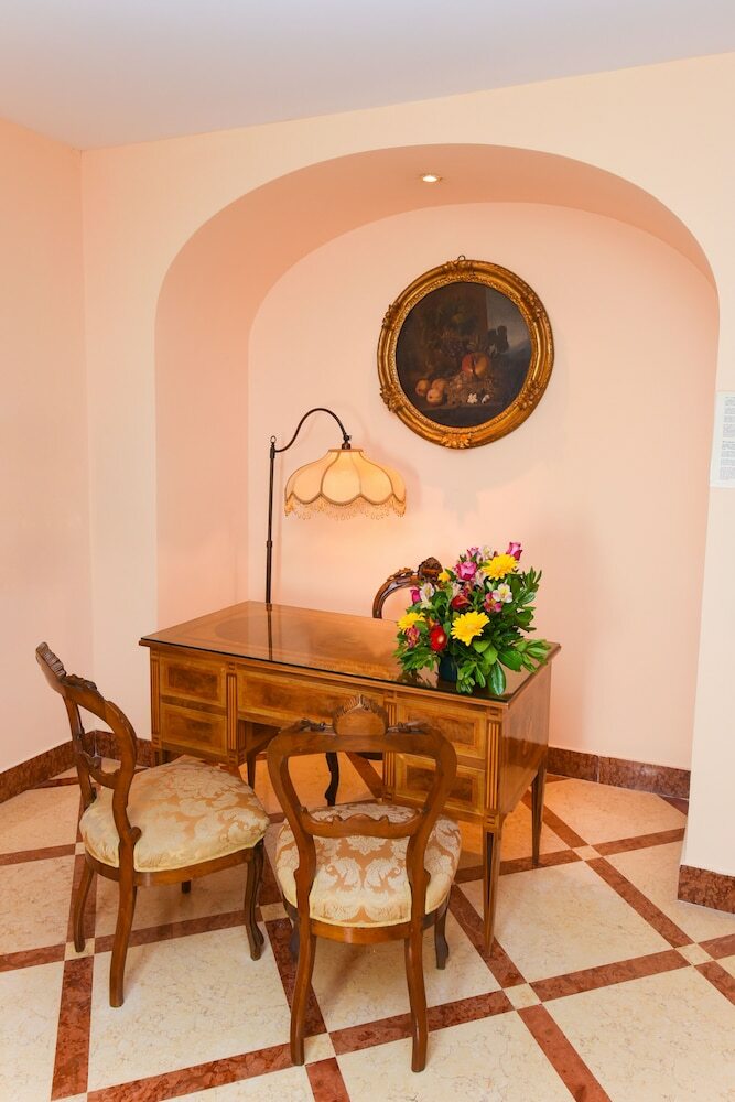 Hotel Antiche Mura