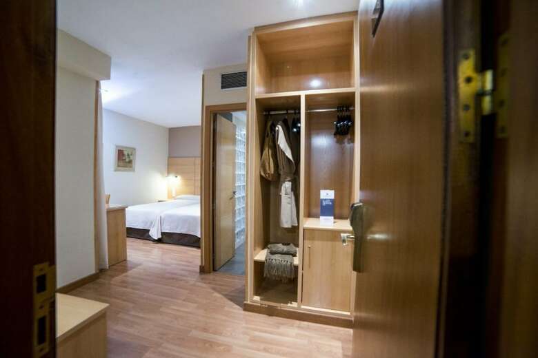 Hotel Serrano