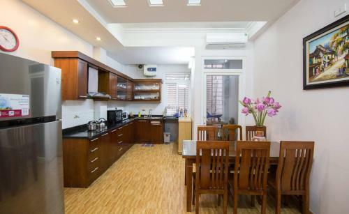 Hostal Private Room In Hanoi Old Quarterbalconyen-suite