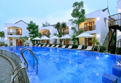 Azumi 03 Bedroom First Floor Apartment Hoian